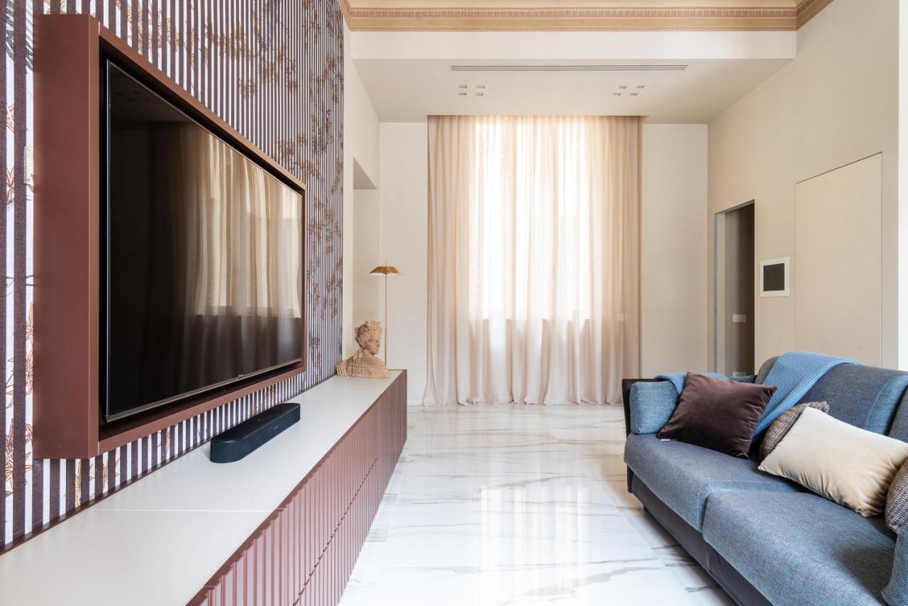 Palazzo Visconti - By Myhomeincomo Buitenkant foto